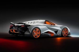 Lamborghini представила одноместный суперкар Egoista Concept