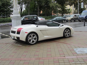 Фотофакт: в Минске решили эвакуировать Lamborghini