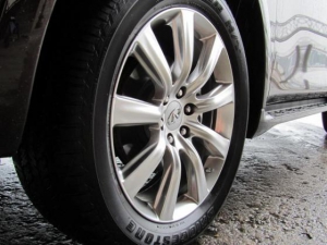 Колеса с Infiniti снял сосед по гаражу