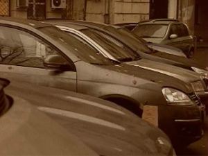Кому нельзя парковаться во дворе?