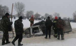 МАЗ провалился под лёд - двое погибших