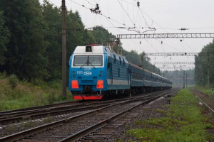 Поезд Минск-Брест столкнулся с легковушкой на железнодорожном переезде
