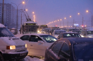 Снегопад принес в Минск пробки и ДТП