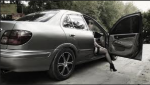 В Лиде разыскивают двух угонщиц автомобиля